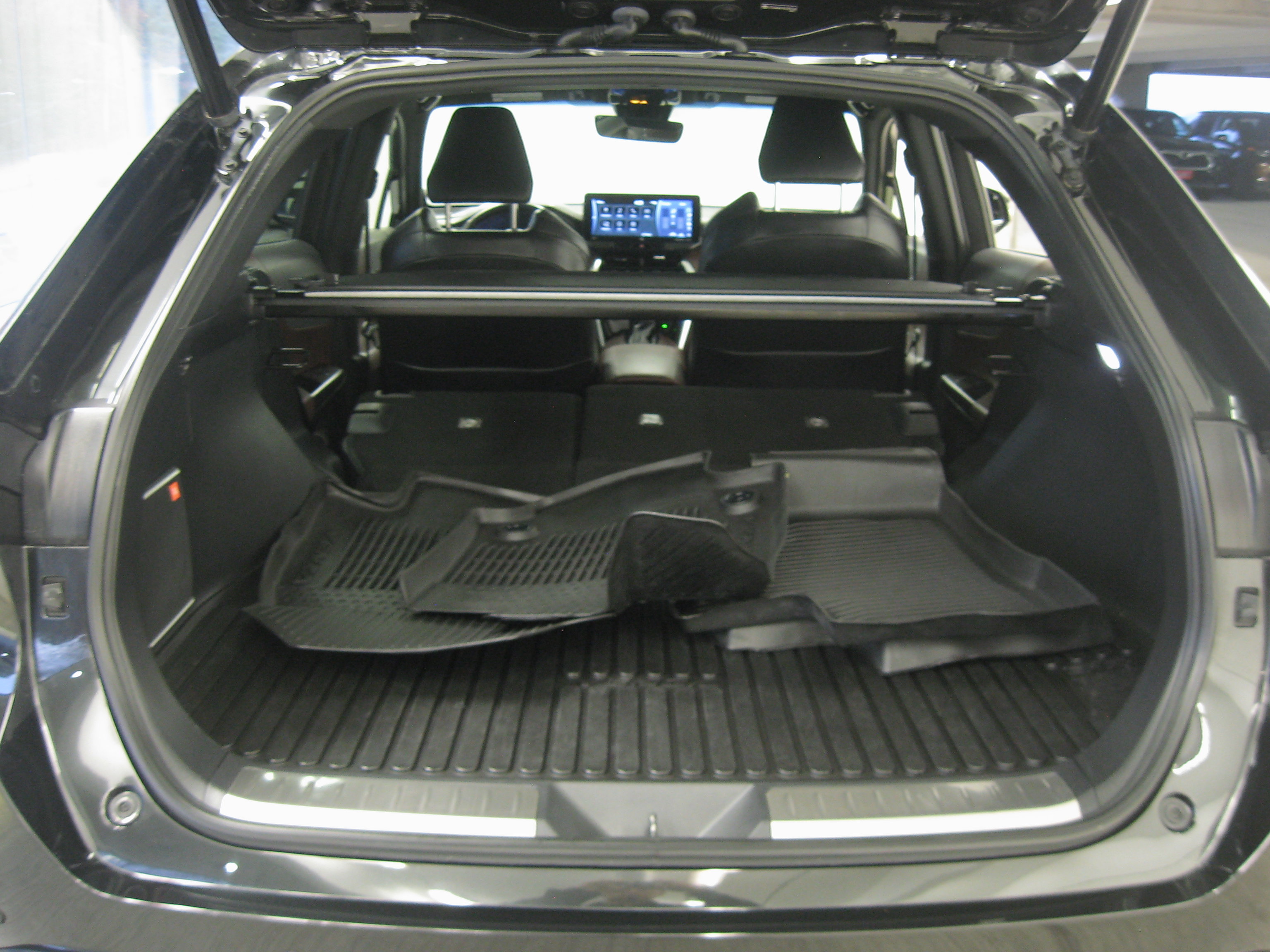 Used 2021 Toyota Venza XLE image 23