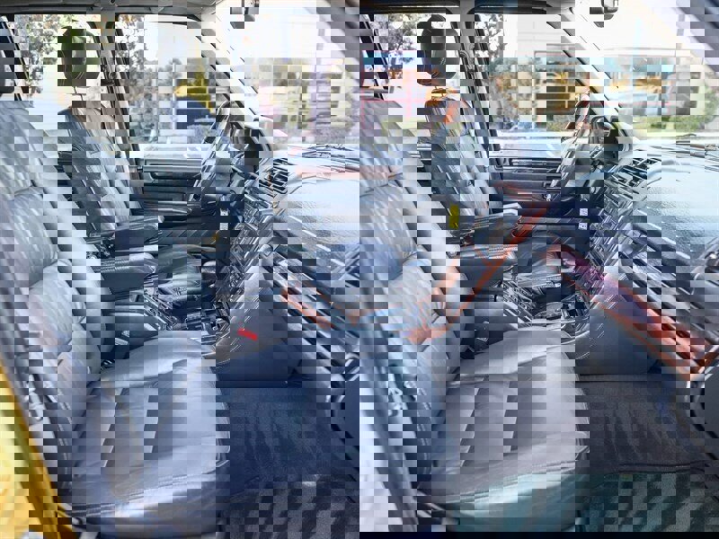 Used 2002 Land Rover Range Rover HSE image 23