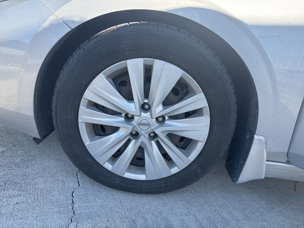 Used 2020 Nissan Sentra S w/ Trunk Package image 12