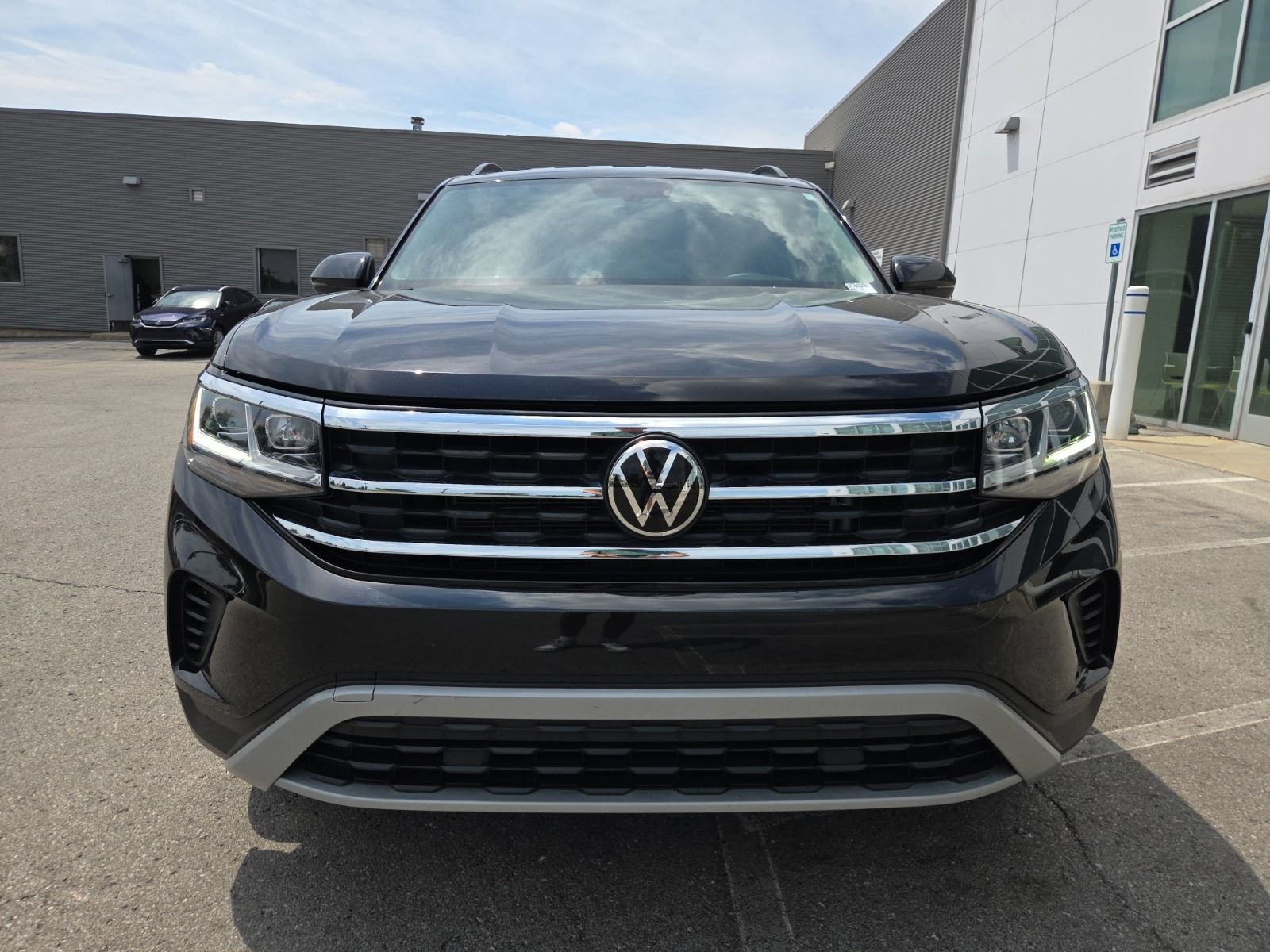 Used 2023 Volkswagen Atlas SE AWD/4WD image 4