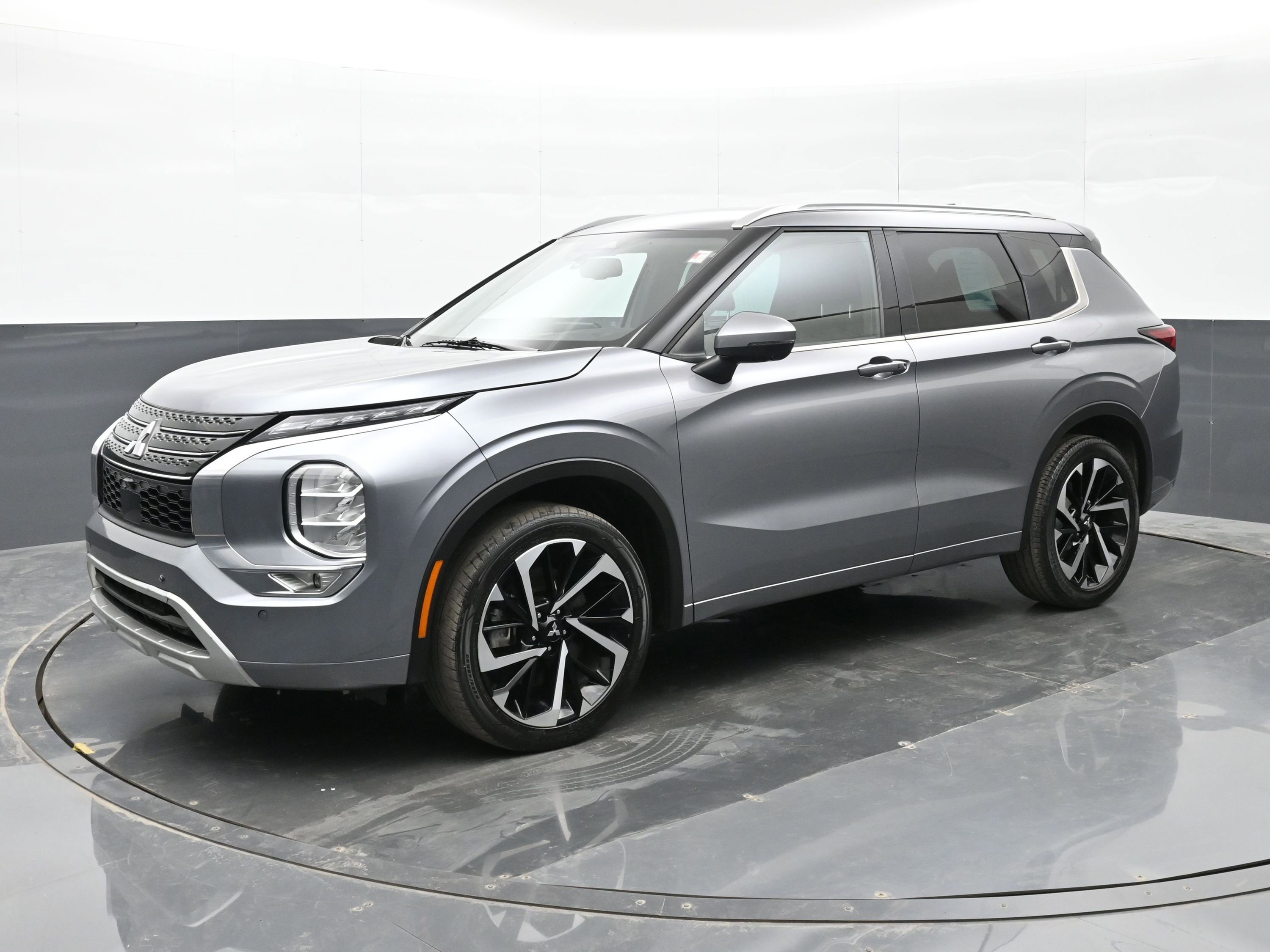 Used 2022 Mitsubishi Outlander SEL image 8