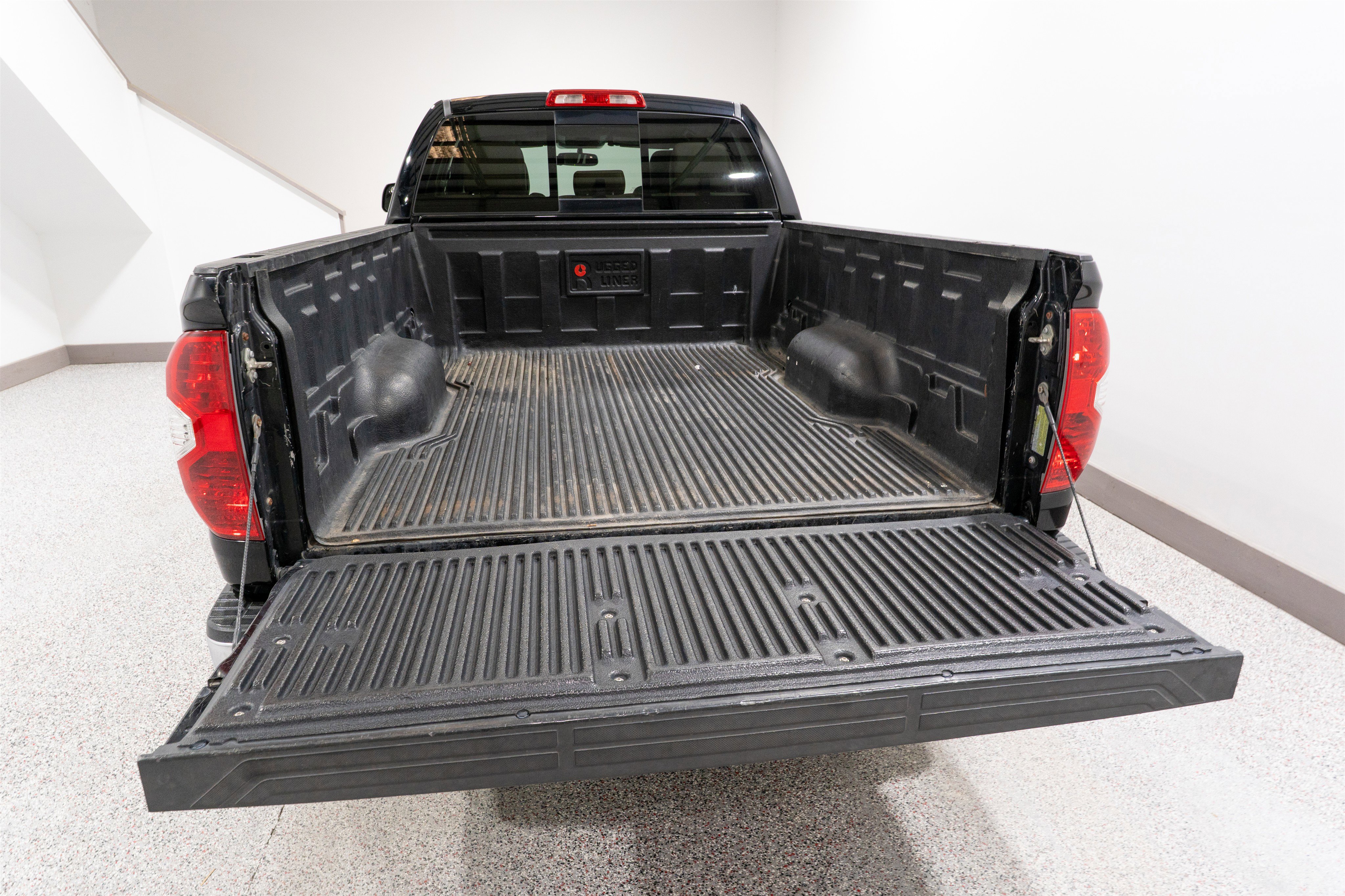 Used 2015 Toyota Tundra SR5 w/ TRD Off Road Package AWD/4WD image 9