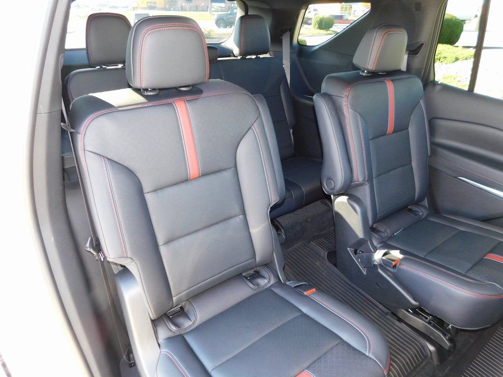New 2026 Chevrolet Traverse RS w/ LPO, Floor Liner Package image 22