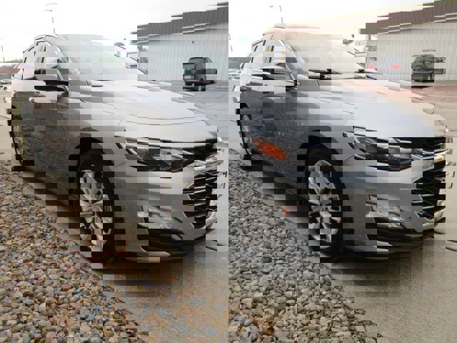 Used 2023 Chevrolet Malibu LT w/ Driver Confidence Package image 3