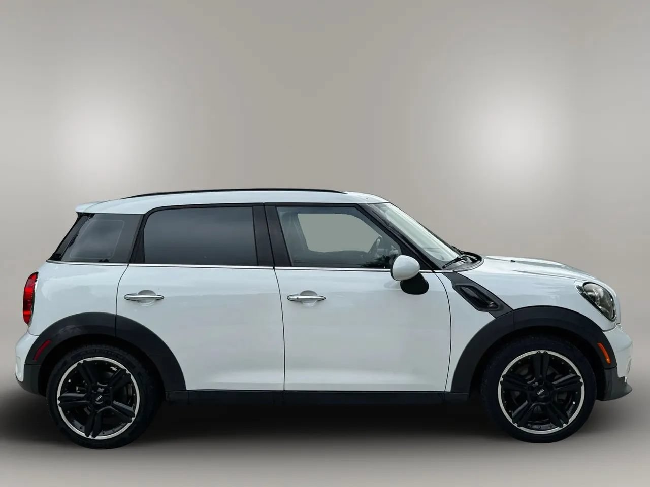 Used 2012 MINI Cooper Countryman S FWD image 4