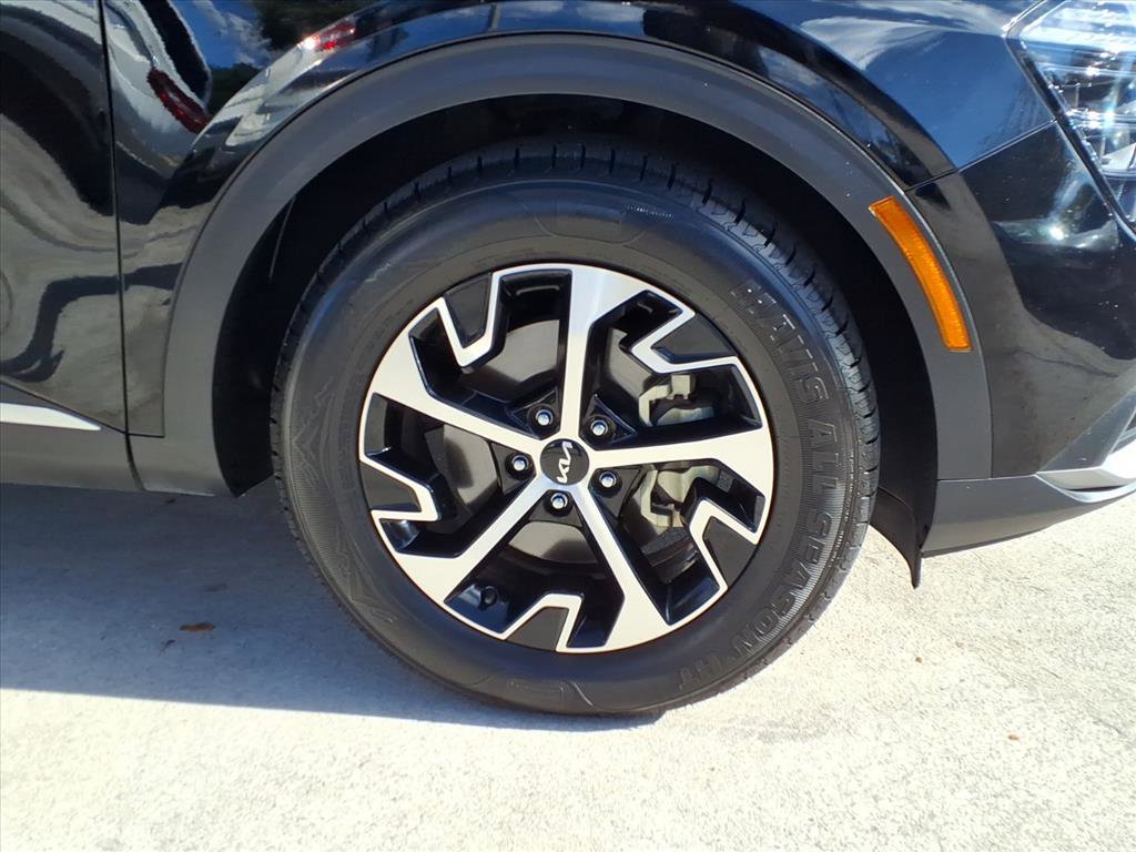 Used 2025 Kia Sportage EX image 11
