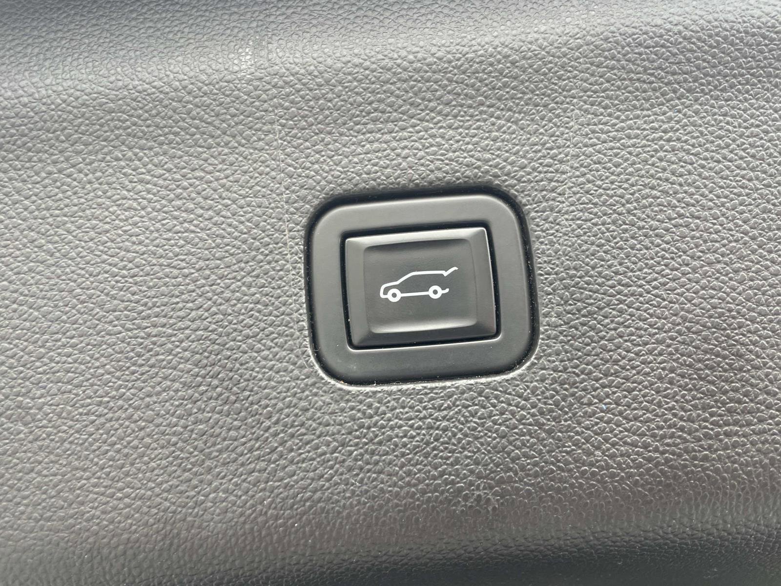 Used 2020 Buick Enclave Avenir w/ Avenir Technology Package image 10