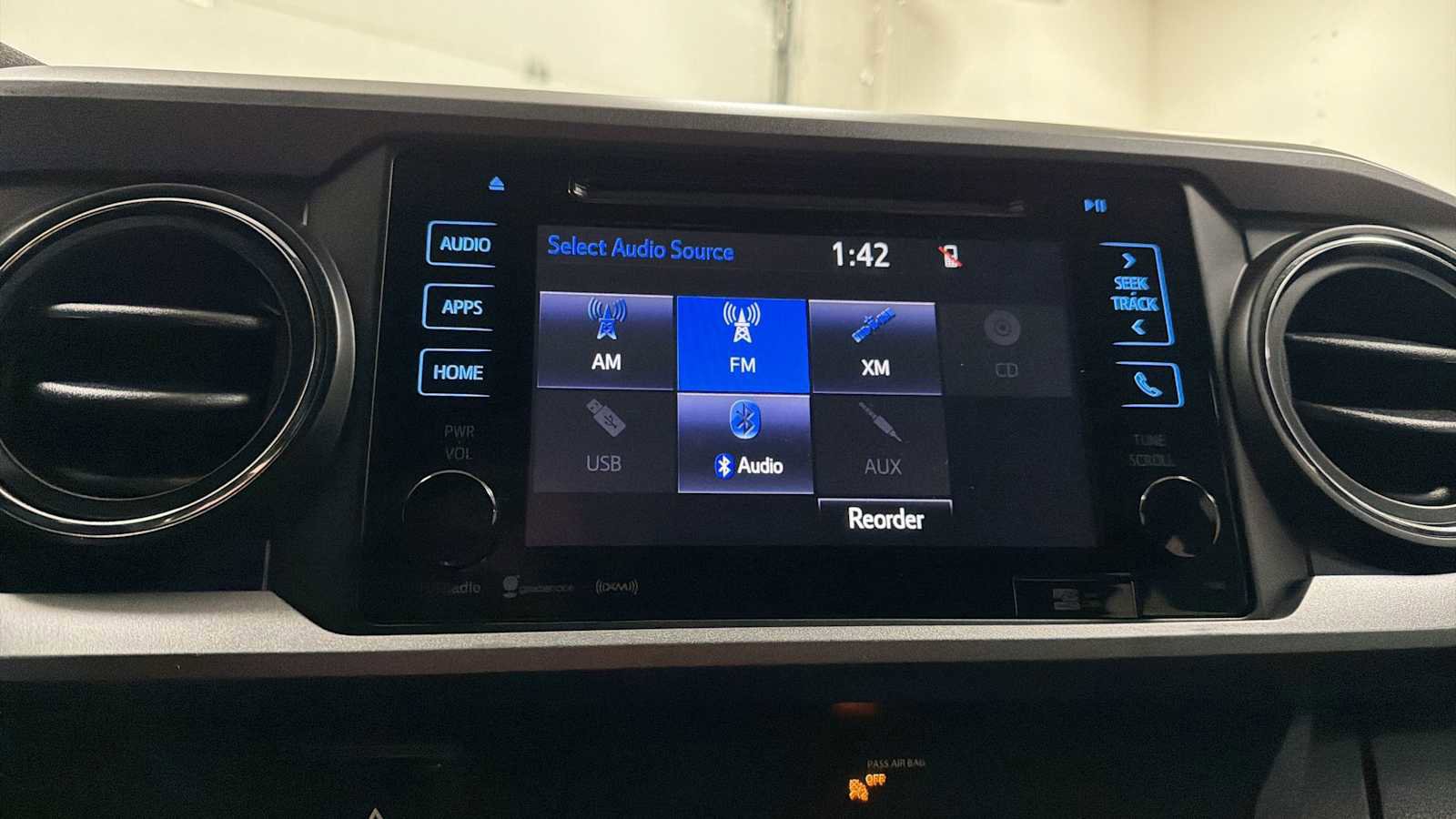 Certified 2019 Toyota Tacoma TRD Off-Road w/ Technology Package image 18