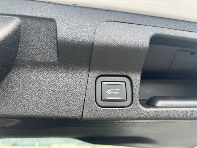 Certified 2023 GMC Acadia SLE w/ Driver Convenience Package FWD image 13