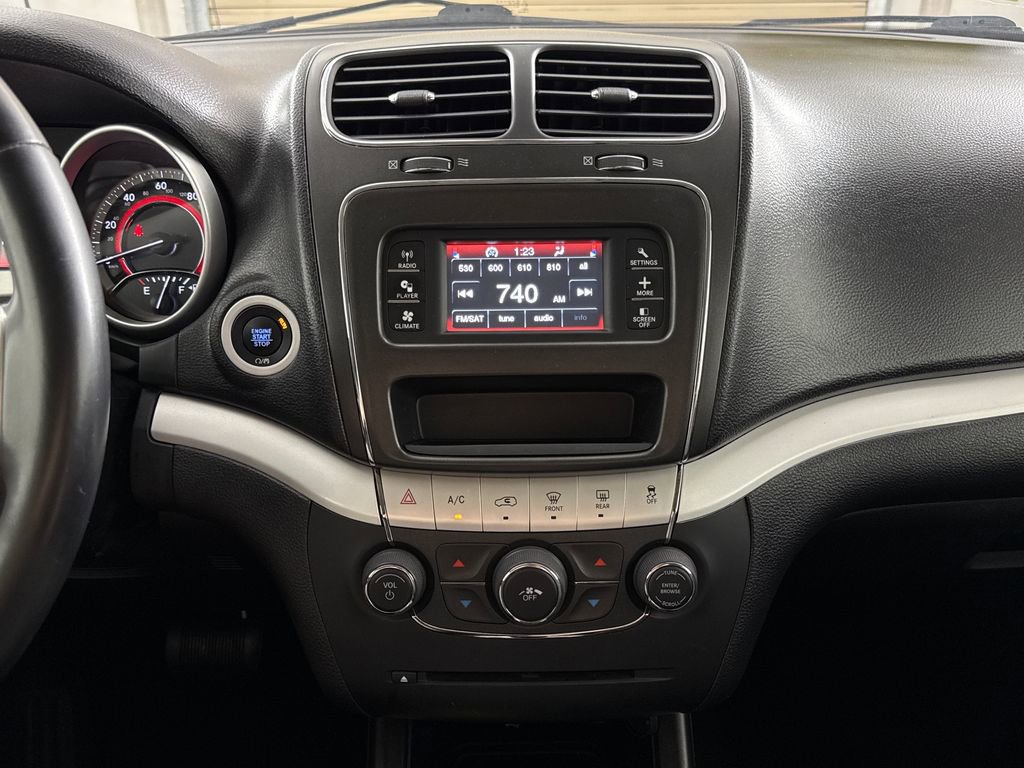 Used 2019 Dodge Journey SE w/ Connectivity Group FWD image 16