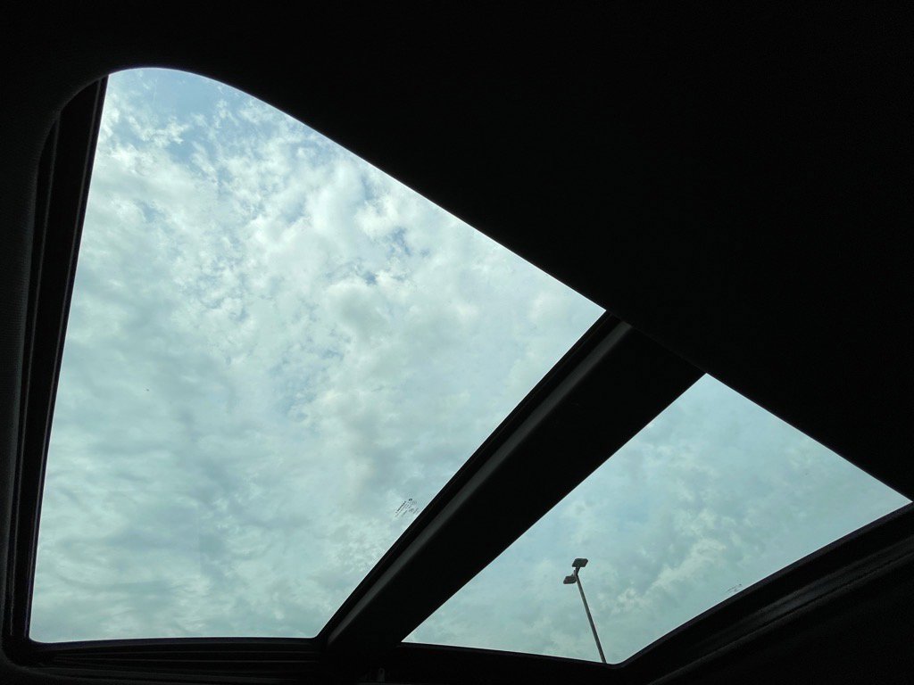 Used 2024 Chrysler Pacifica Limited w/ Uconnect Theater Family Group image 21