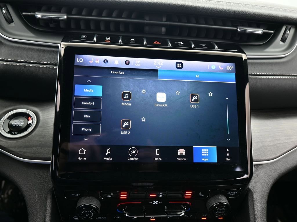Used 2024 Jeep Grand Cherokee Limited RWD image 25