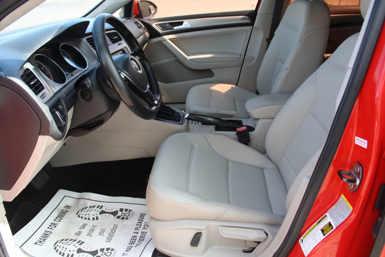Used 2015 Volkswagen Golf S FWD image 22