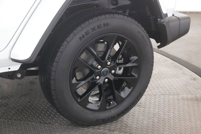 Used 2025 Jeep Wrangler Unlimited Sahara w/ Safety Group image 14