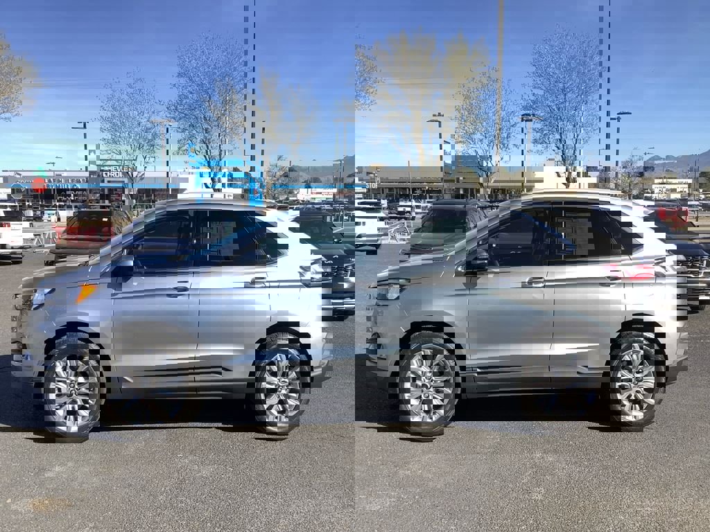 Used 2024 Ford Edge Titanium image 27