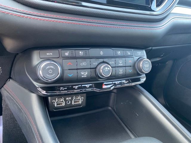 Used 2024 Dodge Durango GT image 14