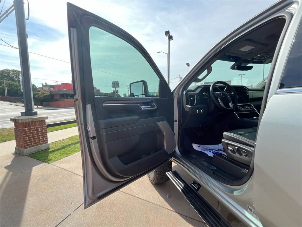 New 2025 GMC Sierra 2500 Denali w/ Denali Reserve Package image 15