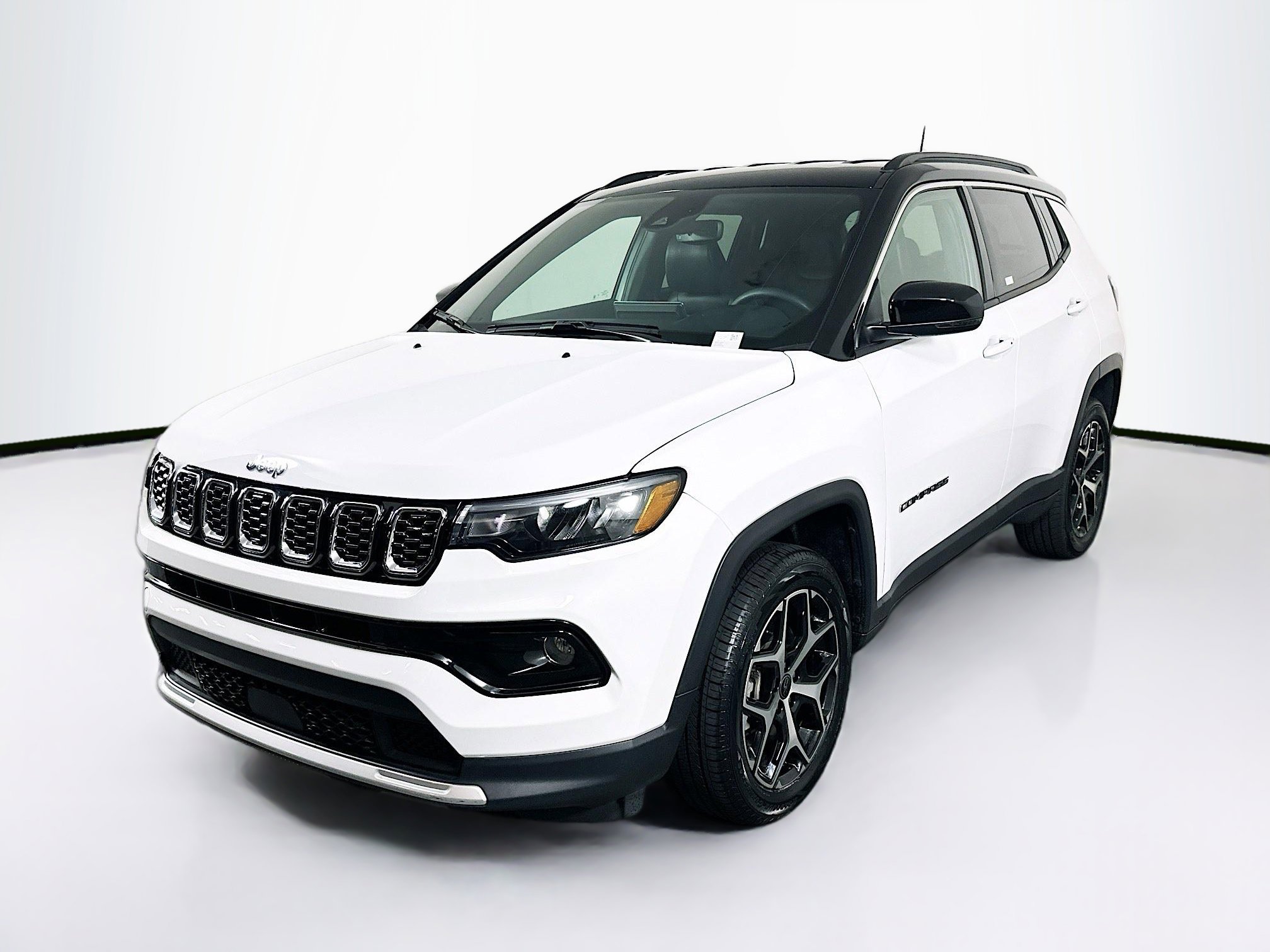 Used 2025 Jeep Compass Limited image 3