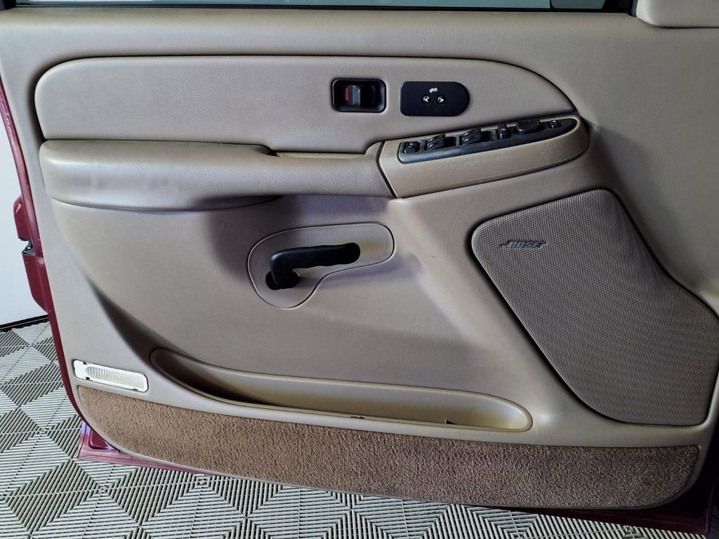 Used 2004 Chevrolet Suburban LS w/ Preferred Equipment Group image 8