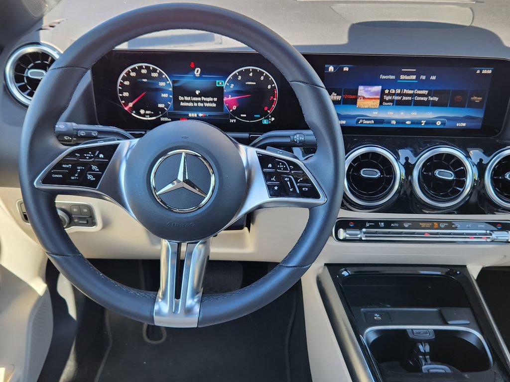 Used 2025 Mercedes-Benz GLA 250 4MATIC image 27