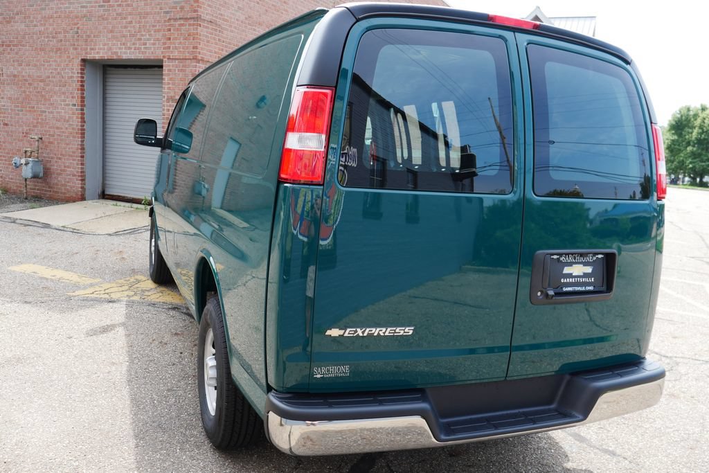 New 2026 Chevrolet Express 3500 w/ Driver Convenience Package RWD image 5