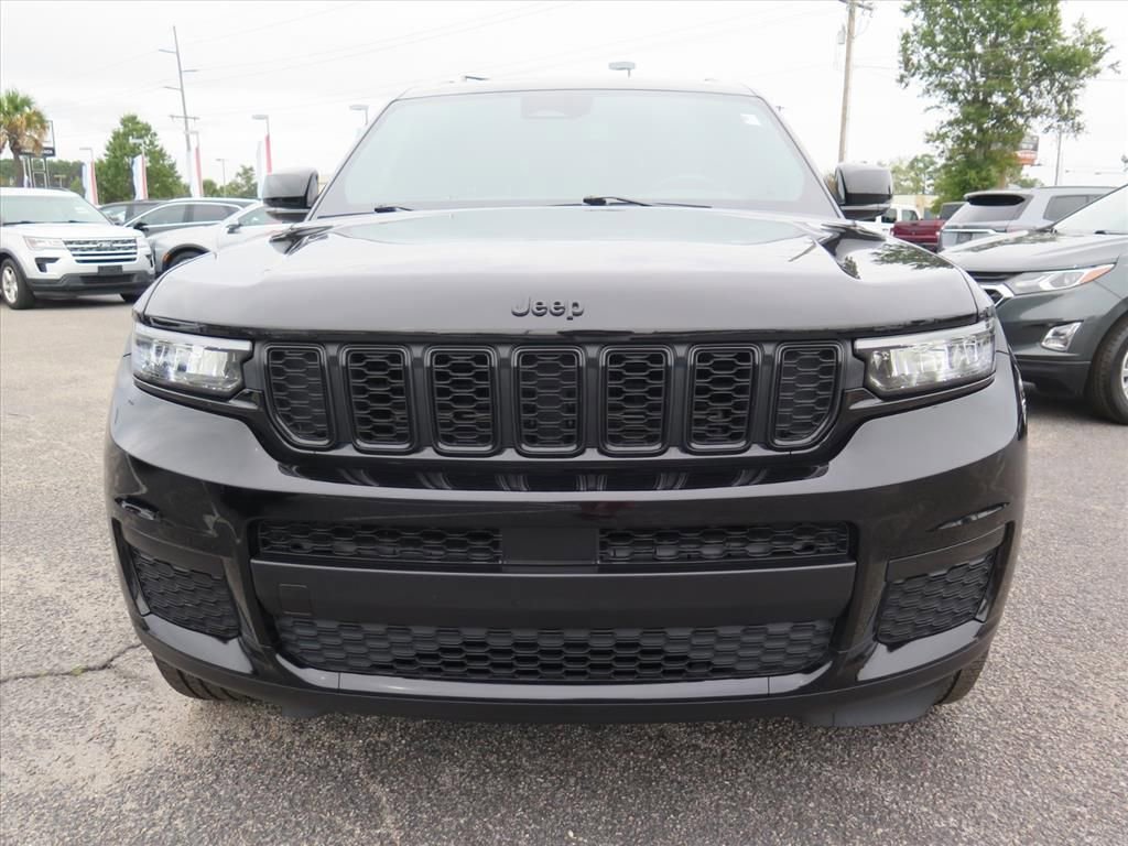 Used 2022 Jeep Grand Cherokee L Laredo image 9