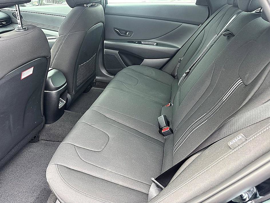 New 2026 Hyundai Elantra SEL Sport FWD image 7