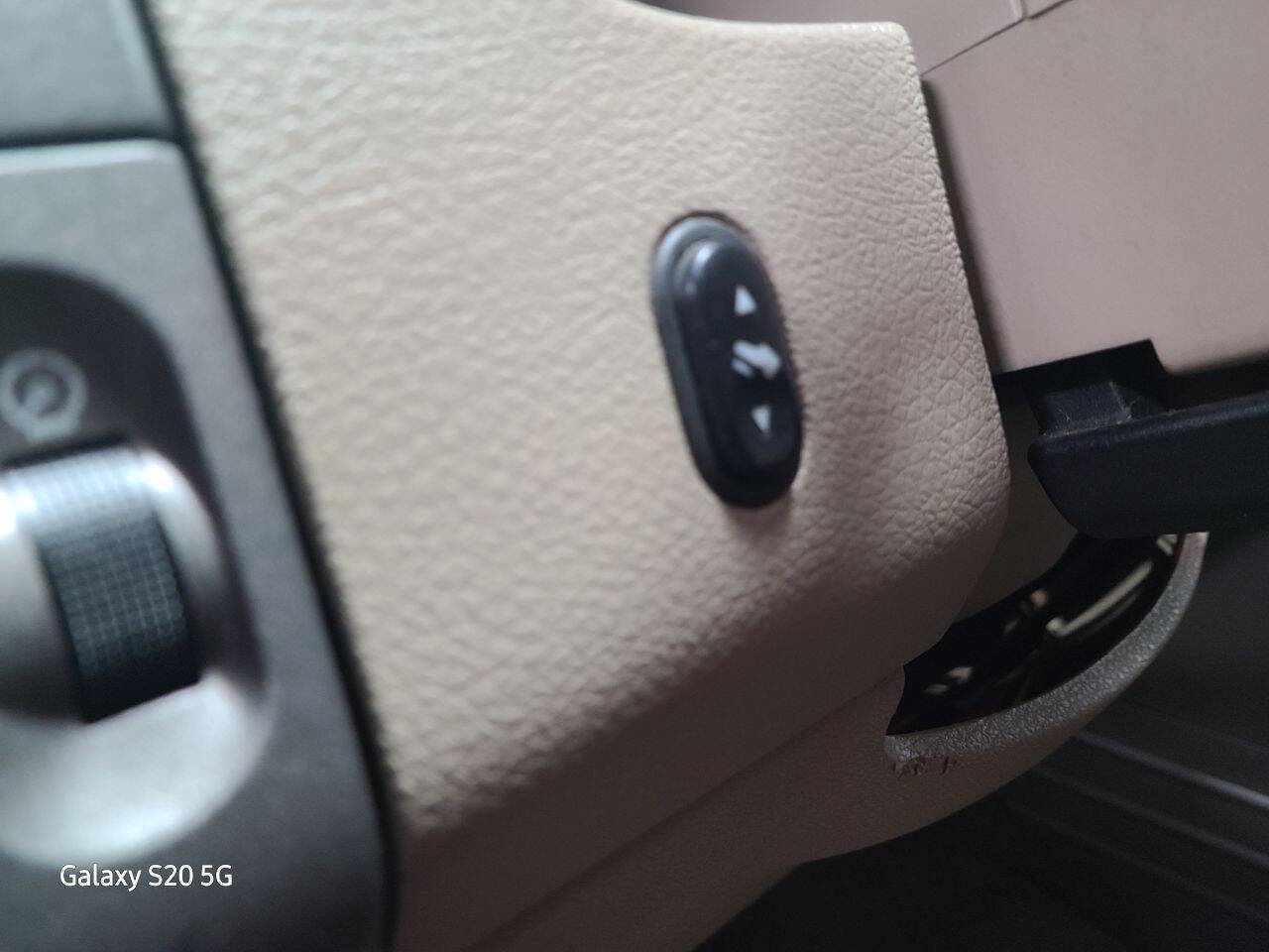 Used 2005 Ford F150 Lariat image 23
