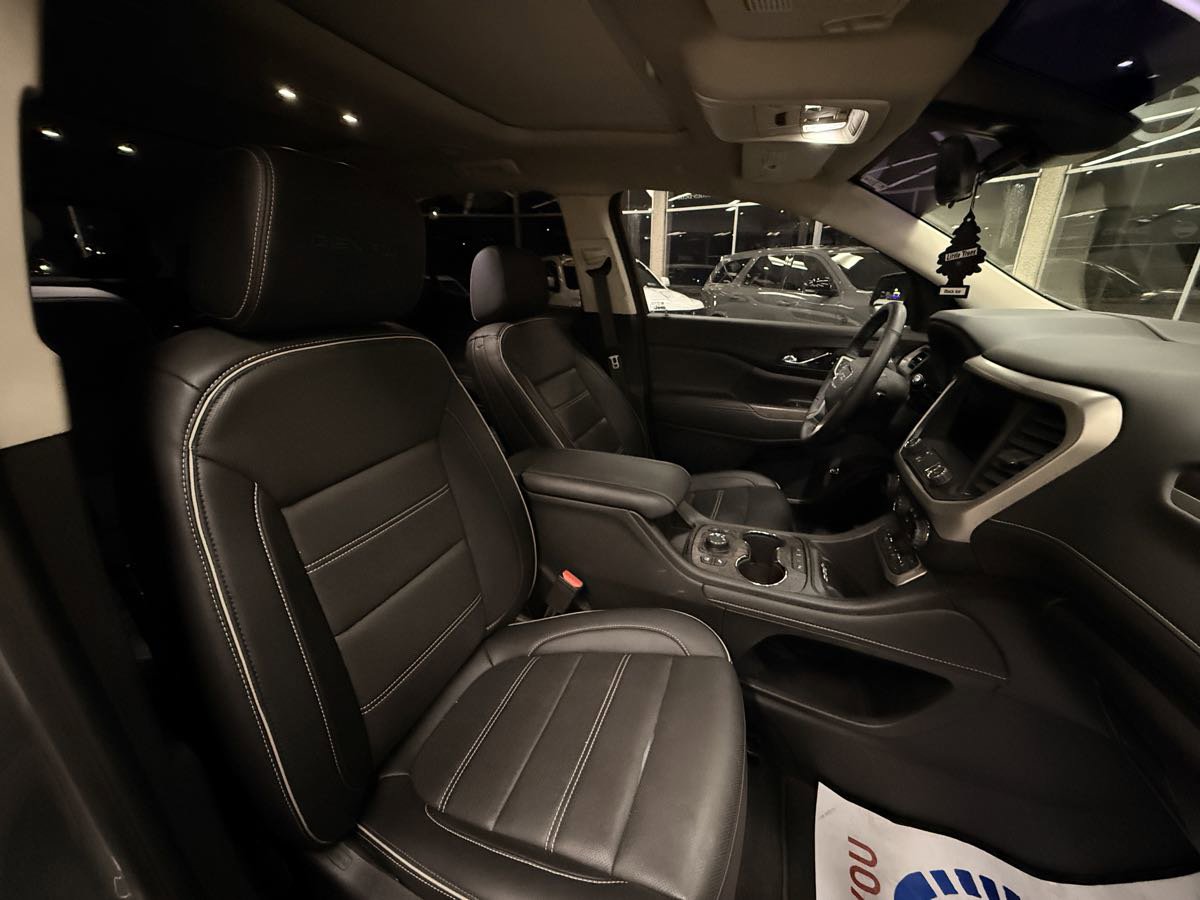 Used 2023 GMC Acadia Denali w/ Denali Technology Package FWD image 40