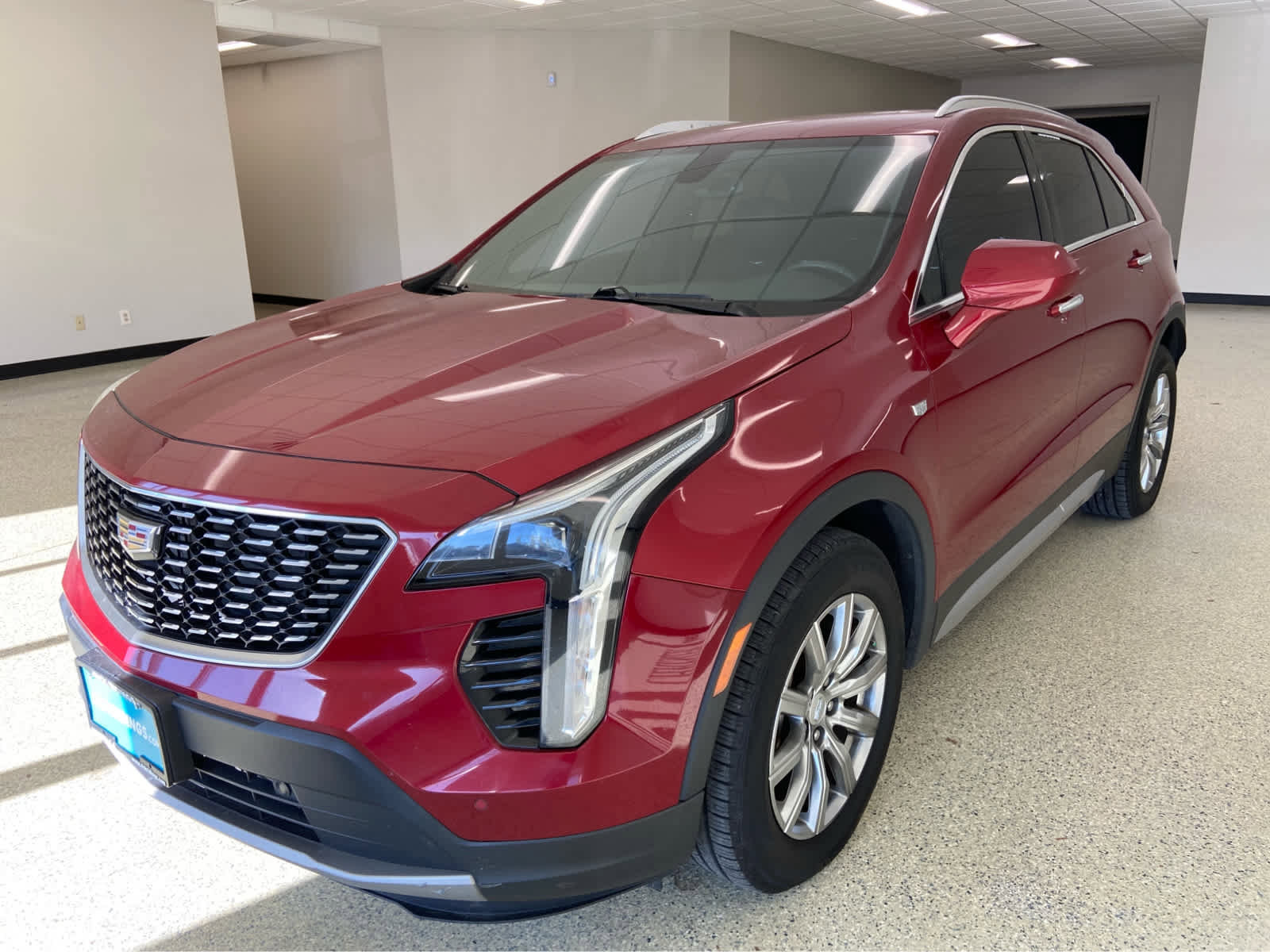 Used 2019 Cadillac XT4 Premium Luxury image 2