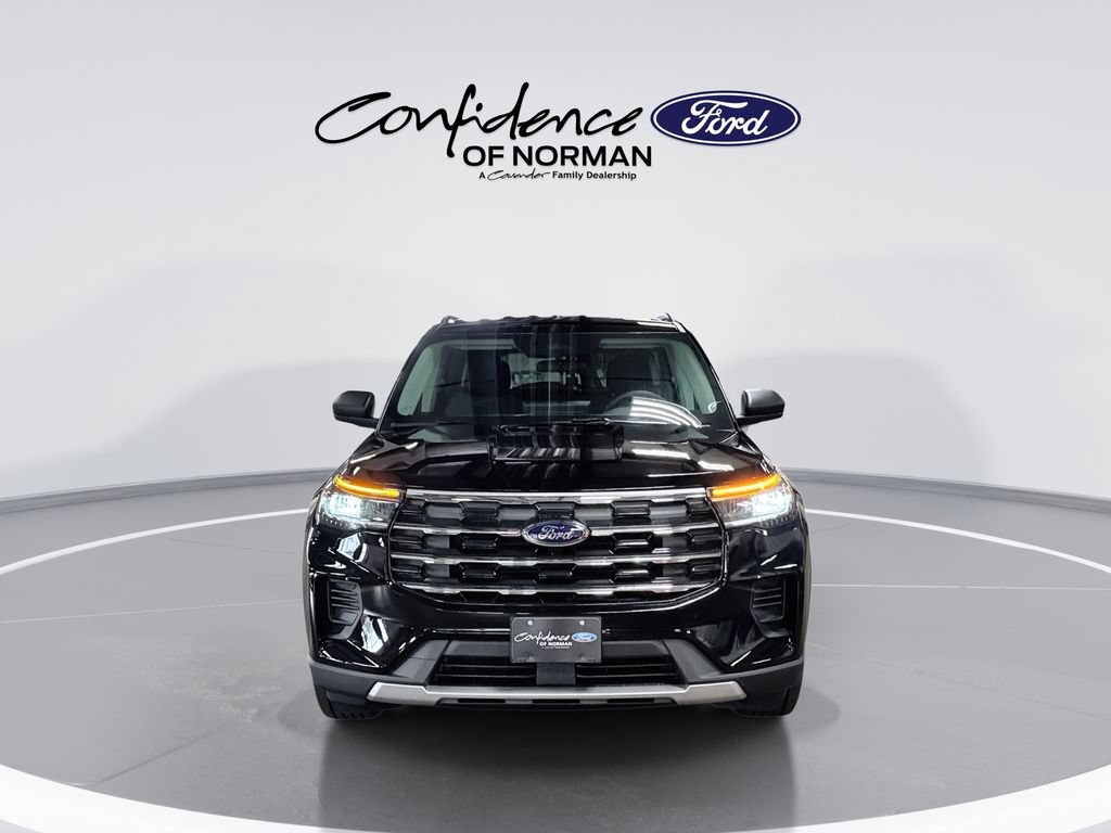 Used 2026 Ford Explorer Active RWD image 2