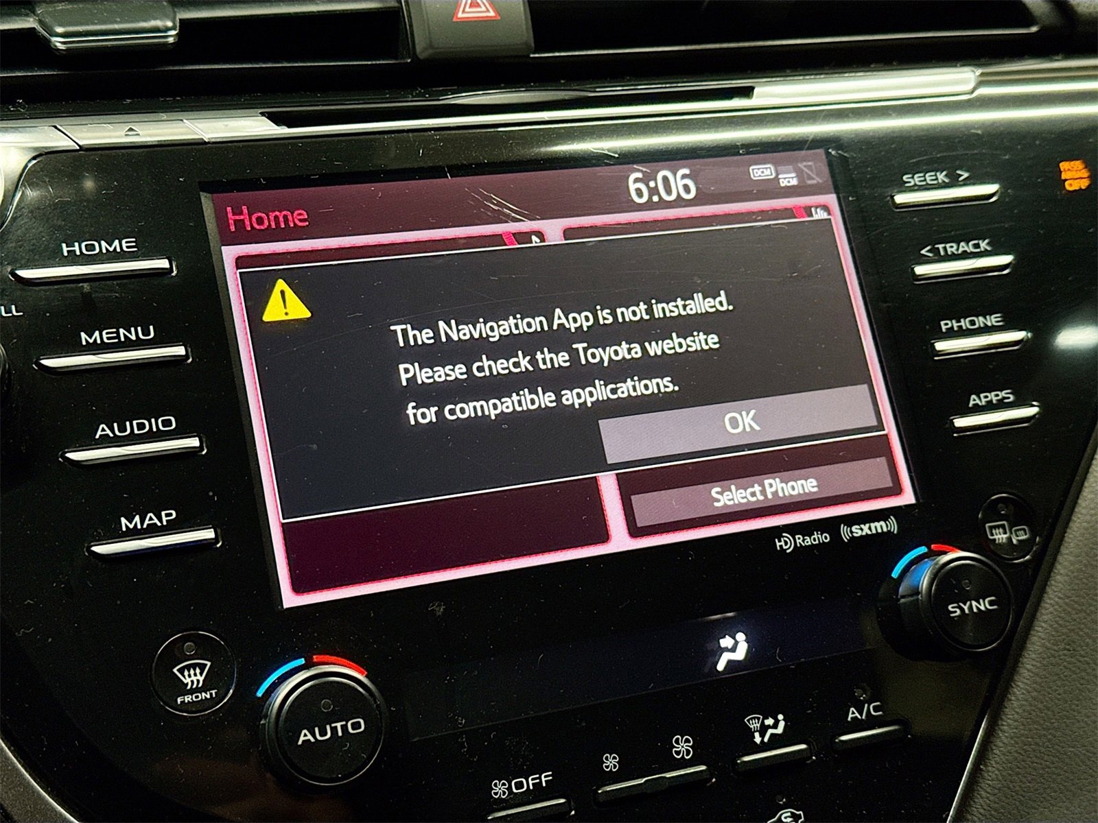 Used 2020 Toyota Camry XSE image 13