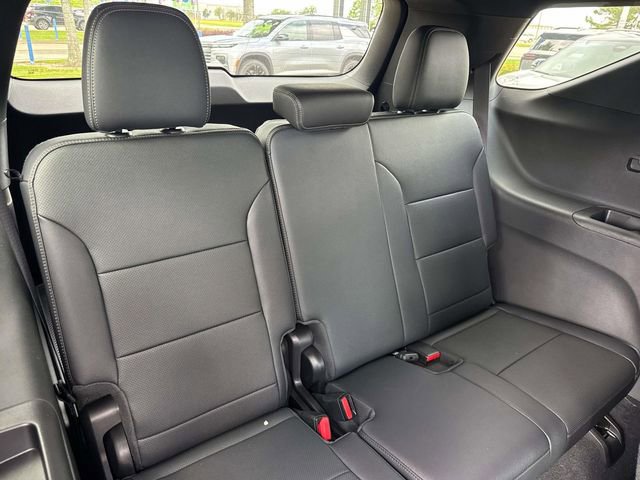 New 2026 Chevrolet Traverse High Country w/ LPO, Floor Liner Package FWD image 12