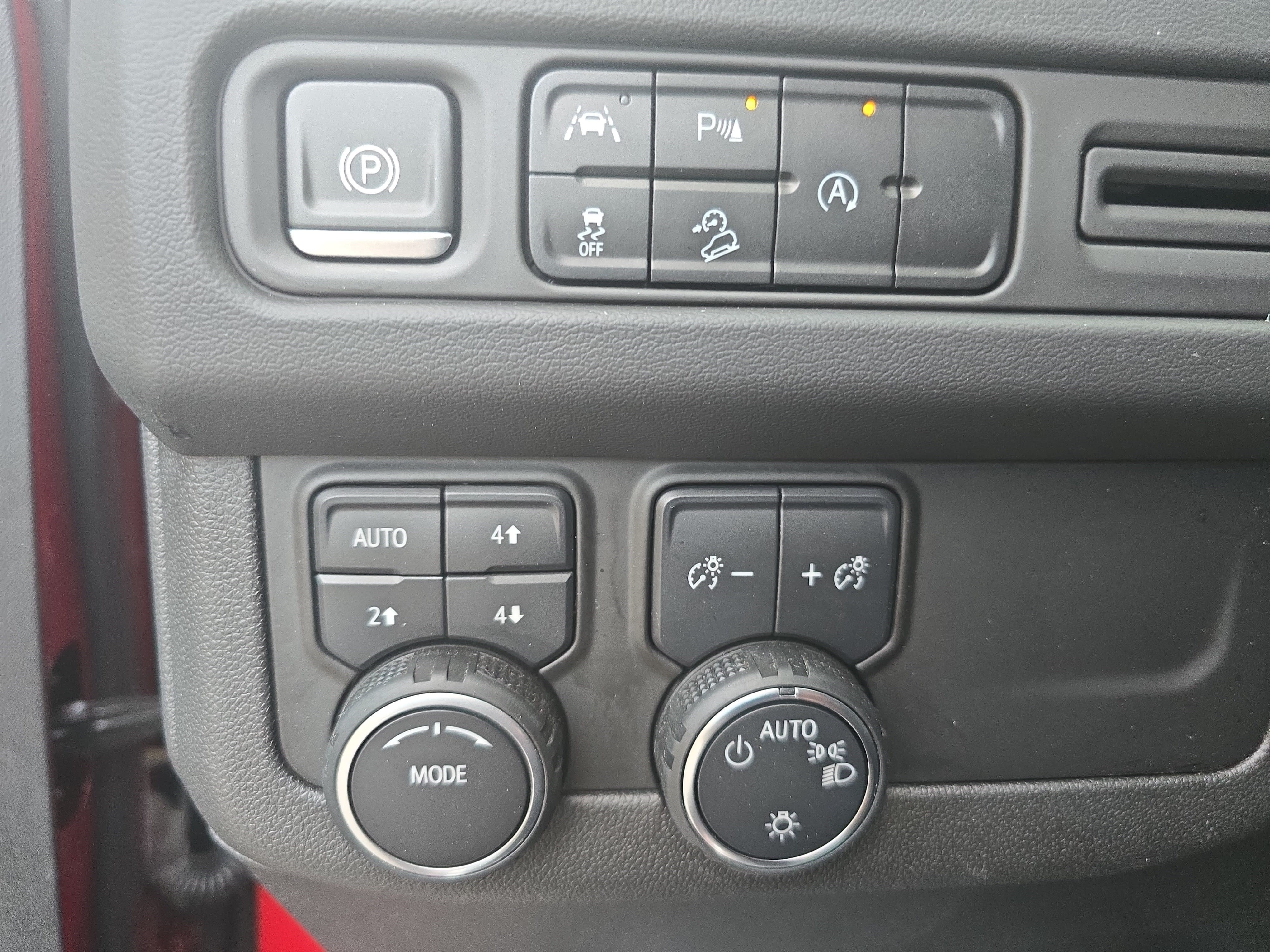 Used 2023 Chevrolet Tahoe Premier AWD/4WD image 26