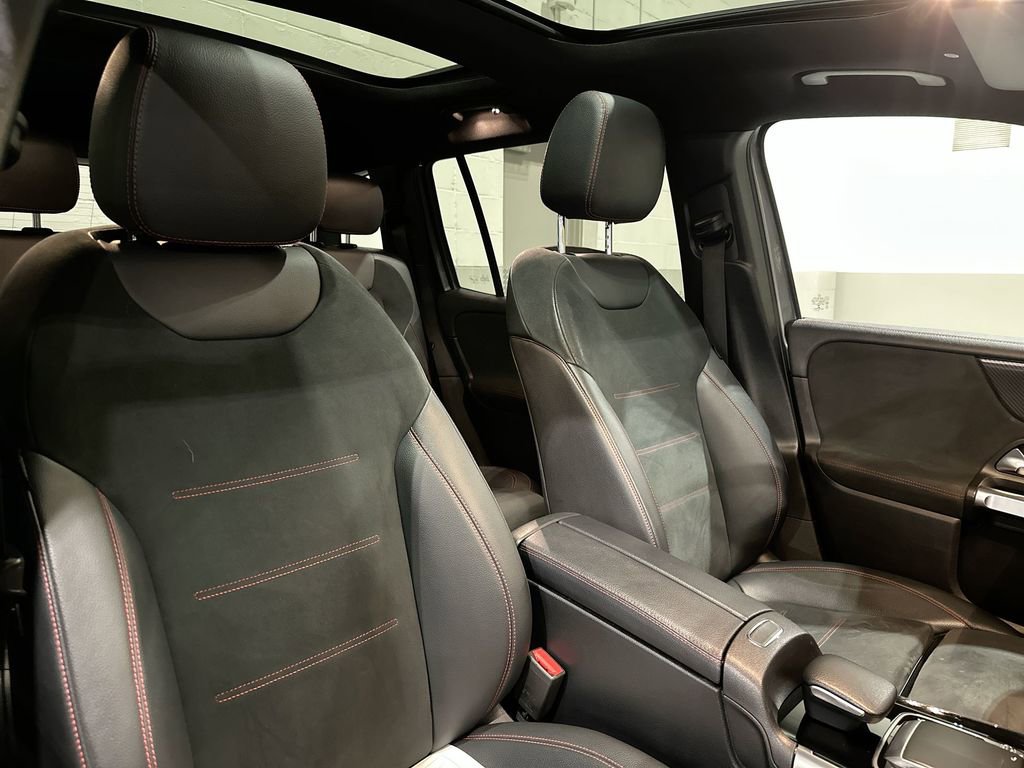 Used 2020 Mercedes-Benz GLB 250 4MATIC image 5