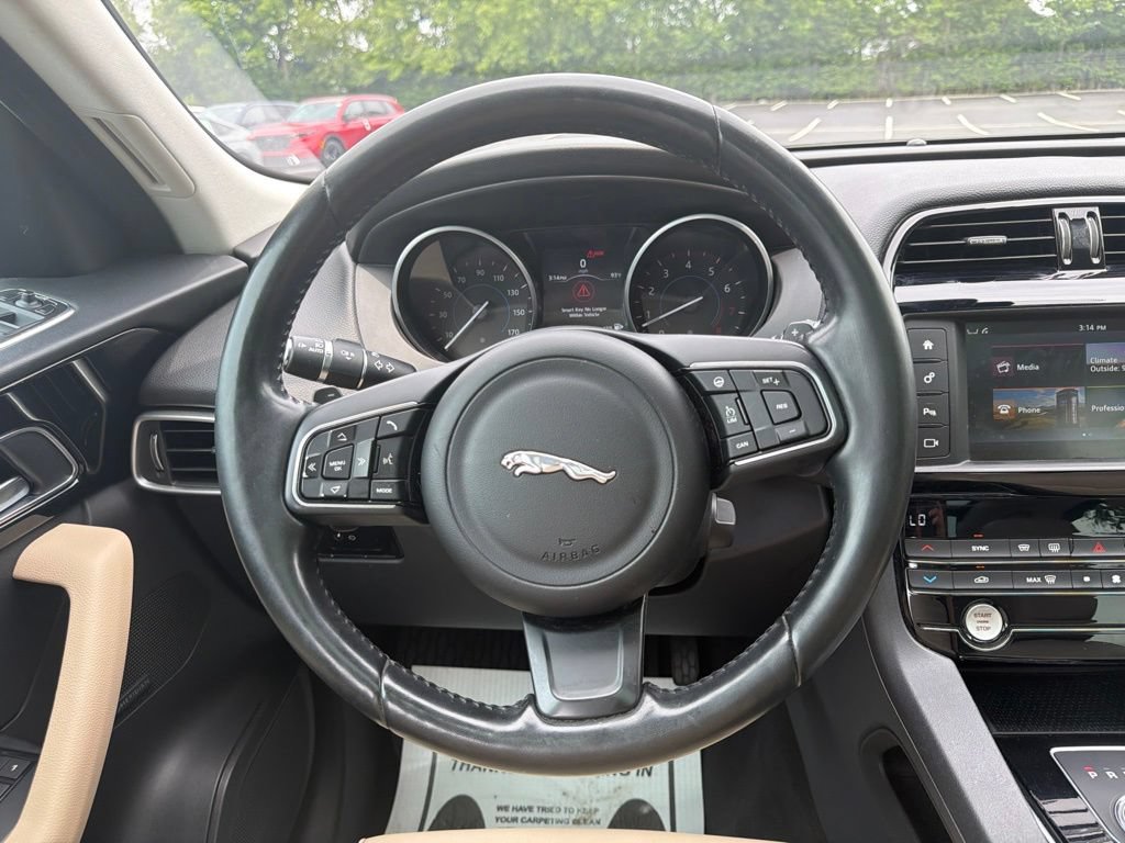 Used 2017 Jaguar F-PACE Premium AWD/4WD image 13