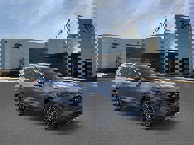 New 2026 Ford Escape SE w/ PHEV Premium Package