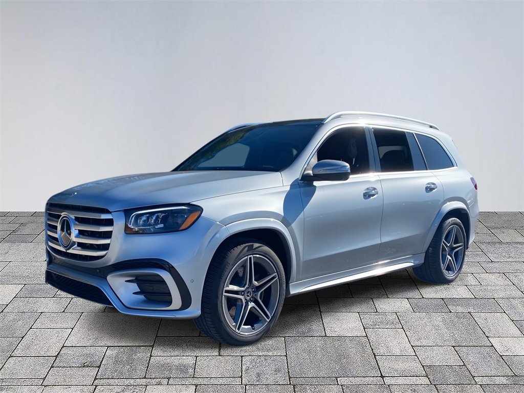 Used 2025 Mercedes-Benz GLS 450 4MATIC image 3
