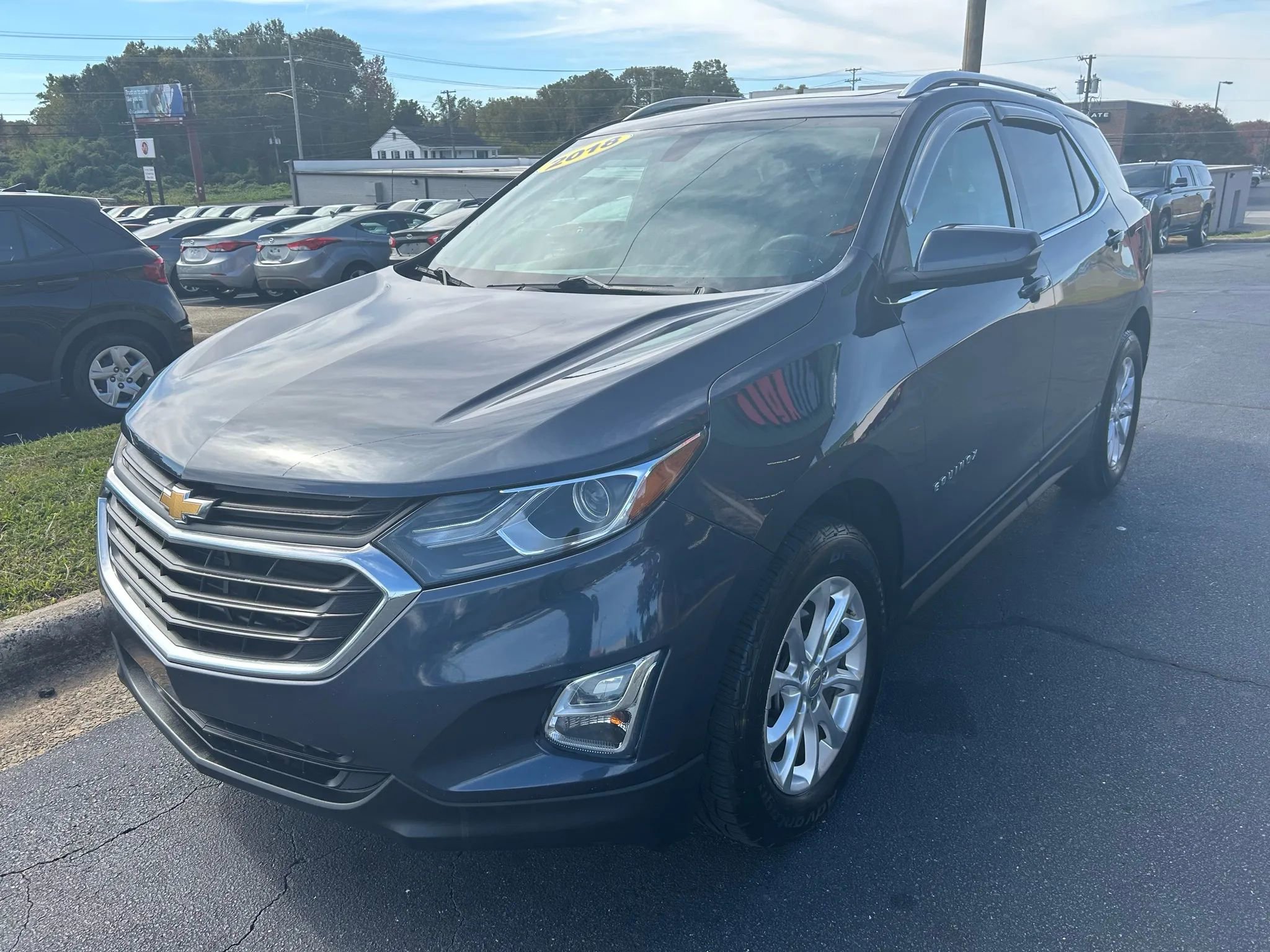 Used 2018 Chevrolet Equinox LT w/ Sun & Infotainment Package image 3