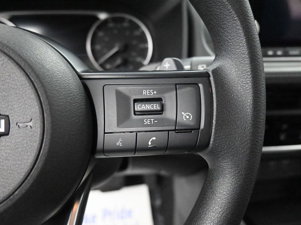 Used 2024 Nissan Rogue S image 30