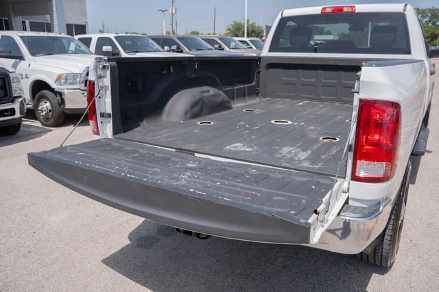 Used 2018 RAM 3500 Tradesman w/ Chrome Appearance Group AWD/4WD image 11