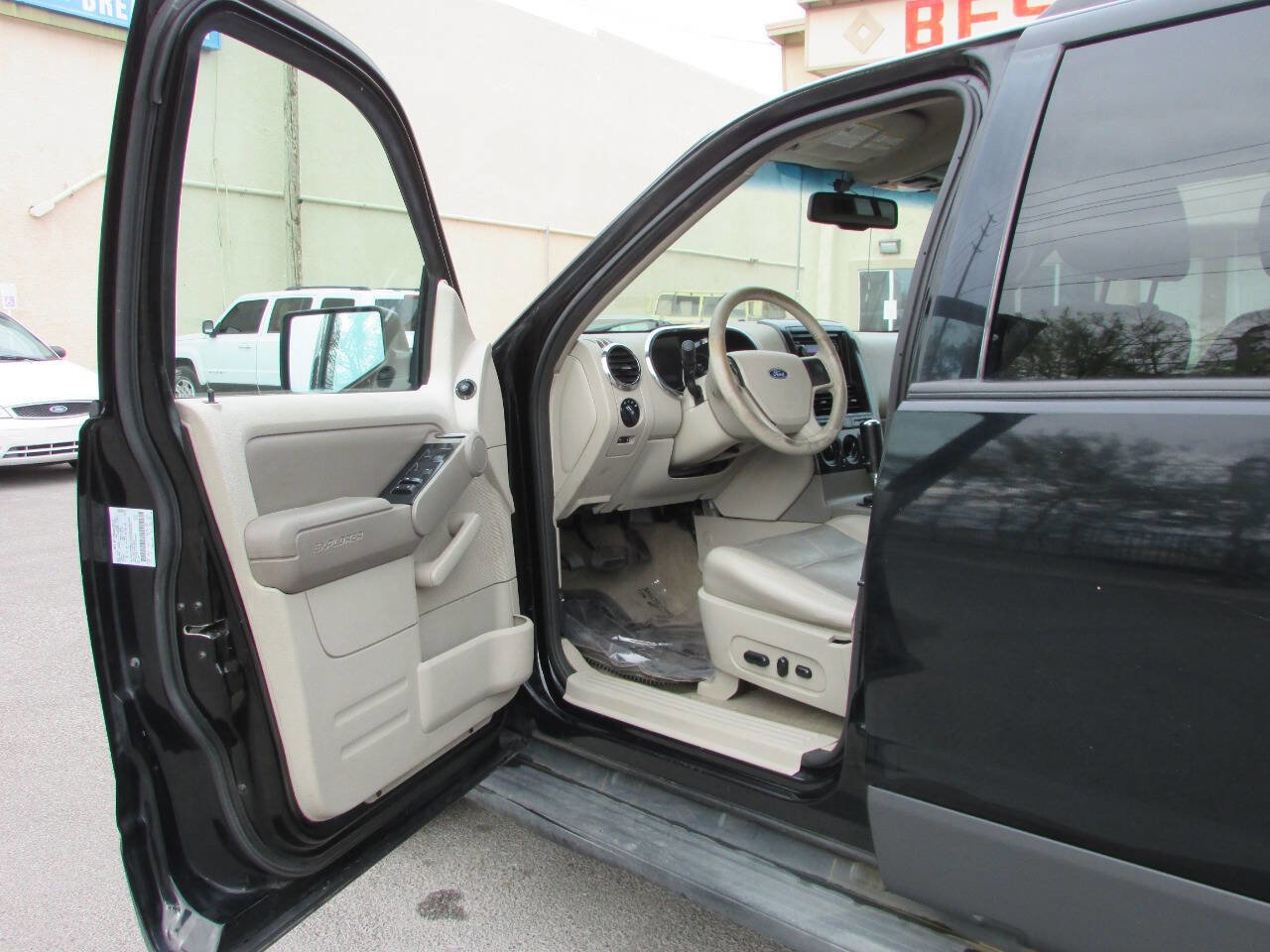 Used 2006 Ford Explorer XLT AWD/4WD image 8