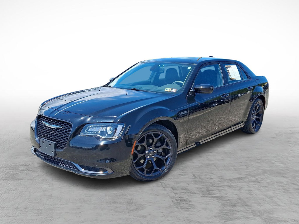 Used 2019 Chrysler 300 Touring w/ Sport Appearance Package RWD image 1