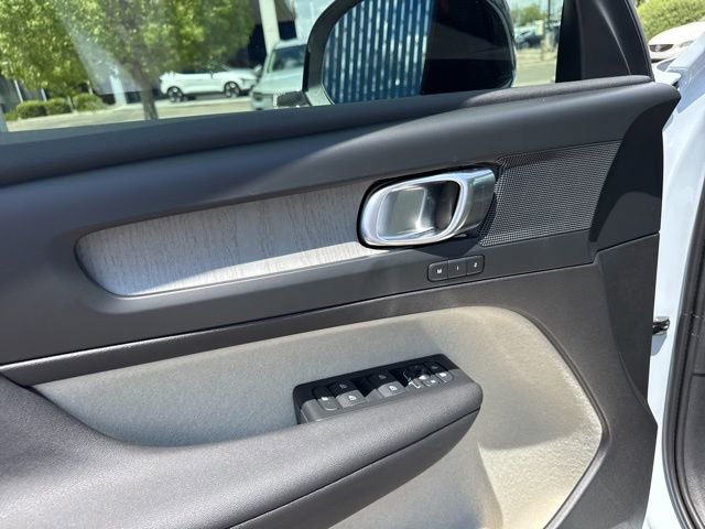 New 2026 Volvo XC40 B5 Plus w/ Protection Package Premier image 15