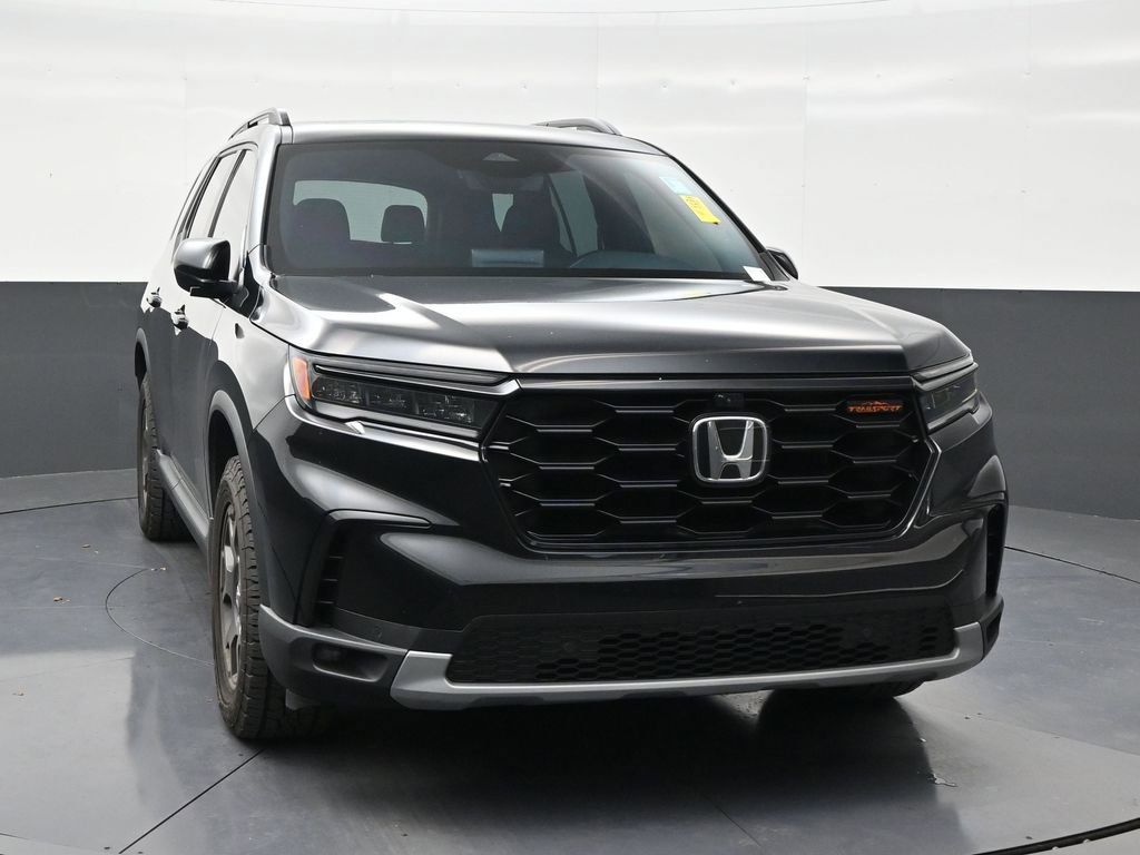 Used 2025 Honda Pilot TrailSport image 7