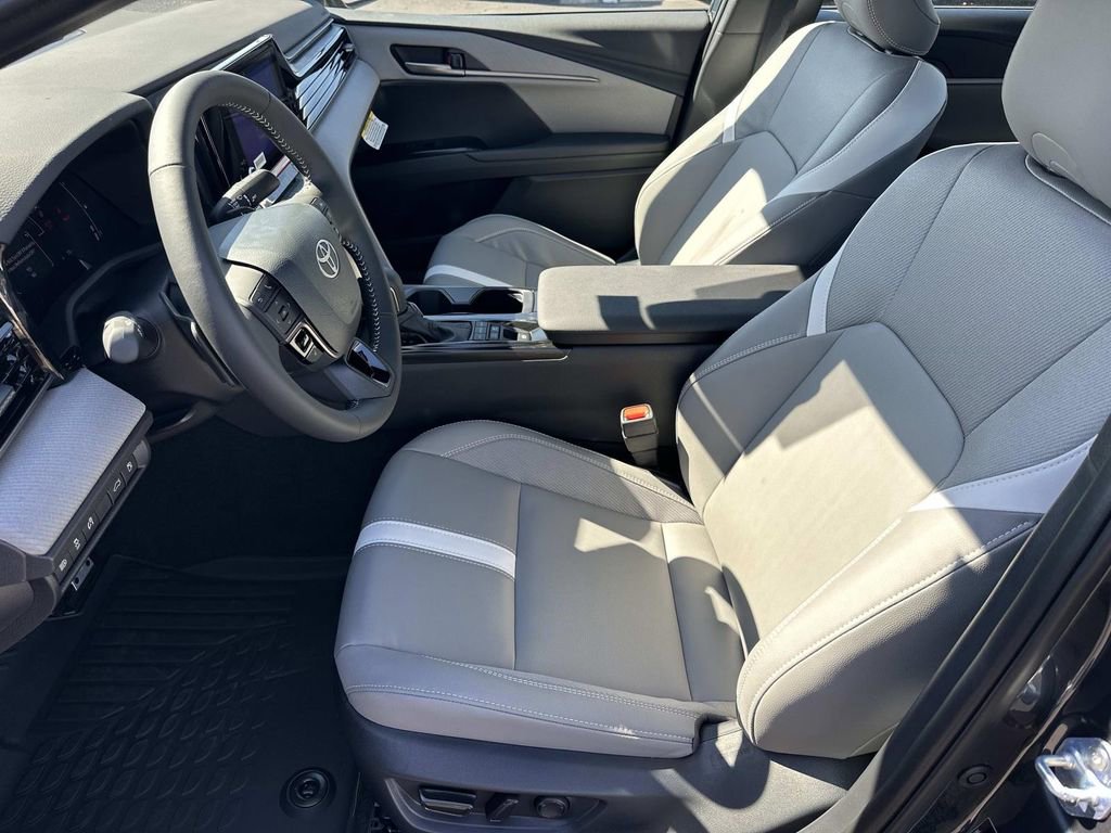New 2026 Toyota Camry SE FWD image 18