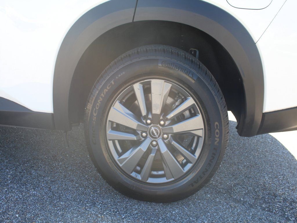 Used 2023 Nissan Pathfinder SV image 20