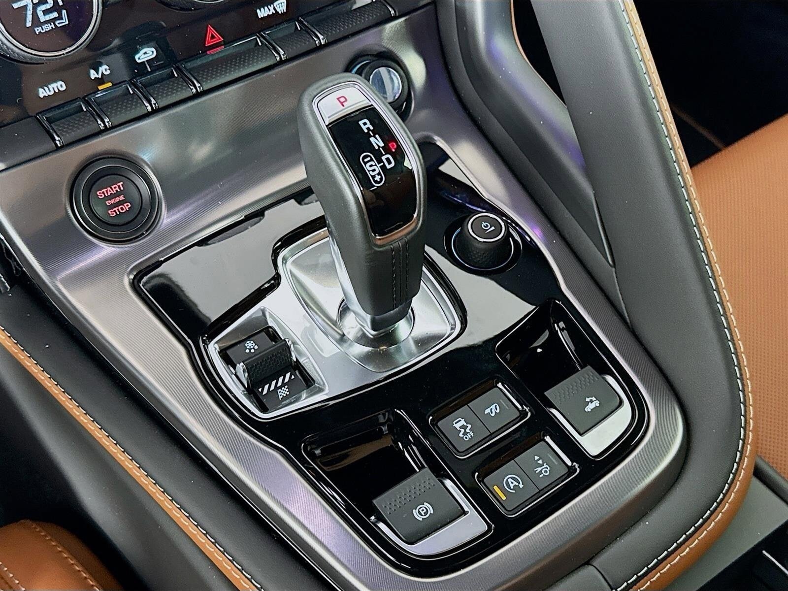 New 2024 Jaguar F-TYPE R AWD/4WD image 18
