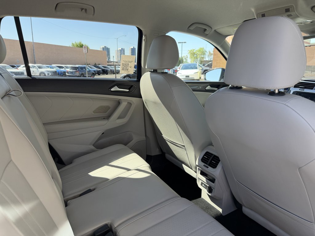 Used 2022 Volkswagen Tiguan SE FWD image 38
