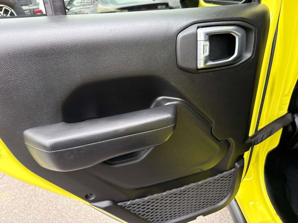 Used 2023 Jeep Wrangler Unlimited Rubicon 4xe image 11